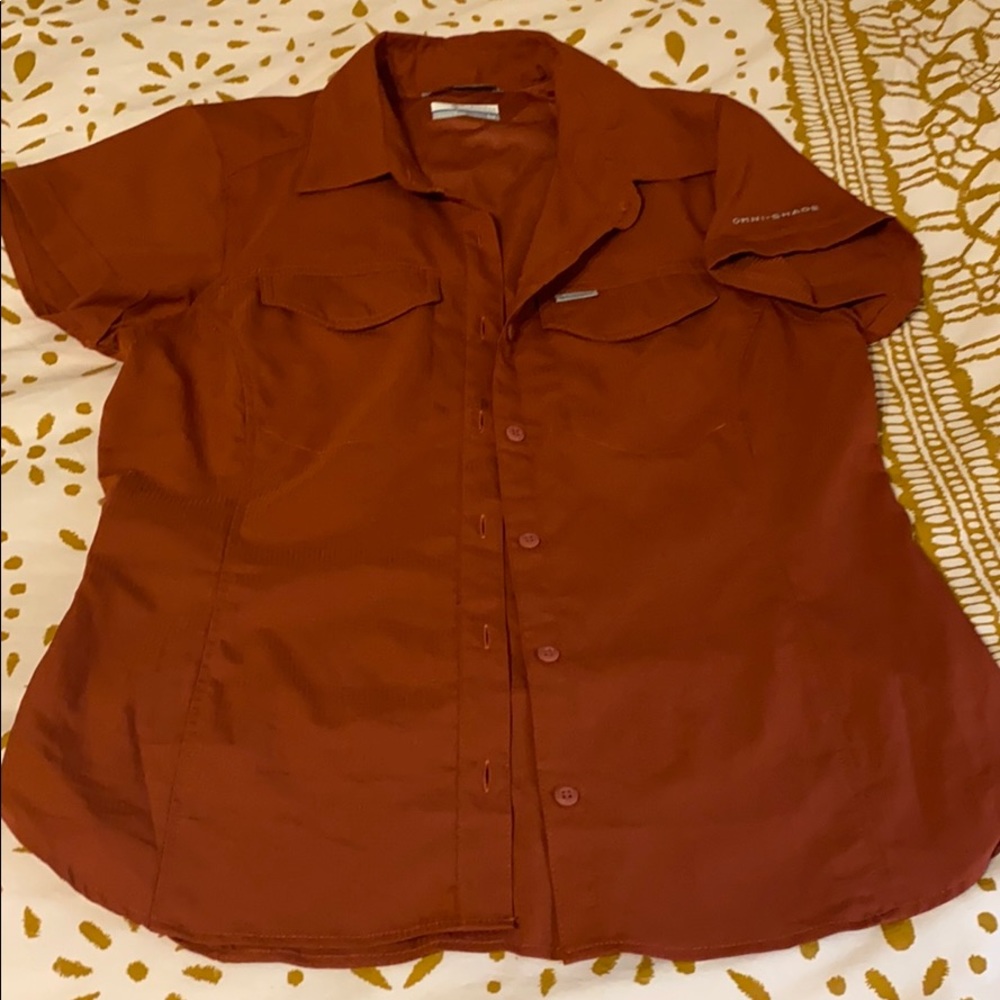 Columbia short sleeve Omni Shade hiking shirt